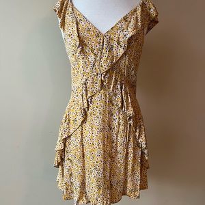 Glam yellow floral ruffled dress. Size Medium.